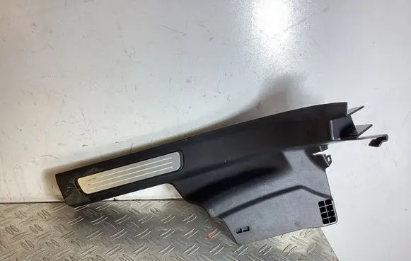 Volvo S90, V90 Side skirt rear trim 31377619