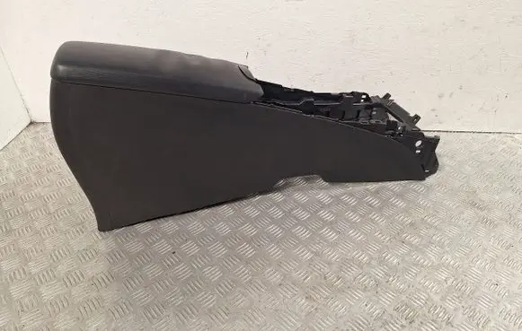 Toyota Avensis T270 Armrest 5881005020C1 5891205010