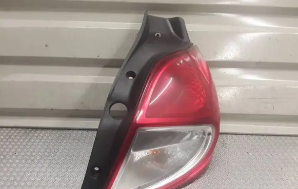 Renault Clio III Rear/tail lights 020290999 8200886946