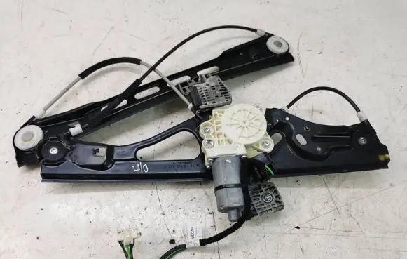 Mercedes-Benz E W211 Front door window regulator with motor A2117200246