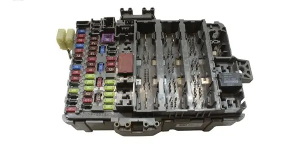 Honda CR-V Fuse module T1EE120