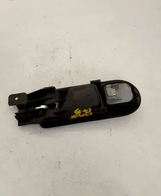 Volkswagen PASSAT B5.5 Front door exterior handle 741147