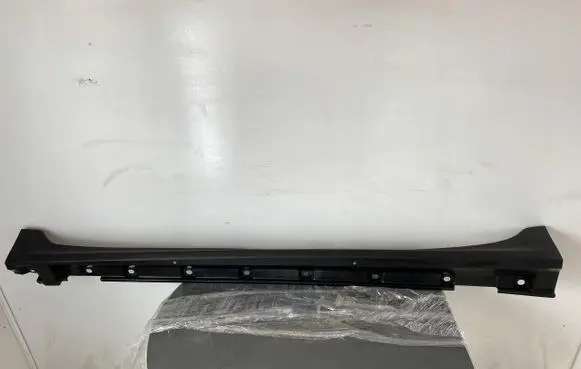 Suzuki Swift III Front sill (body part) 