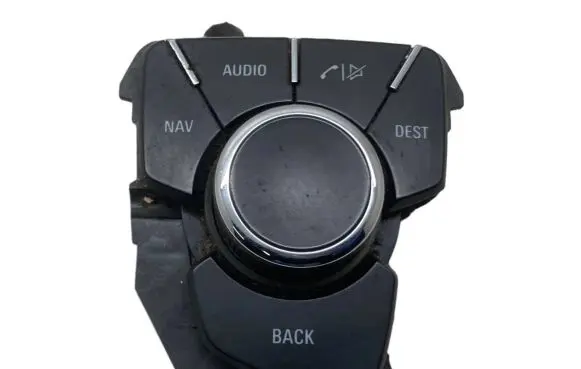 Head unit multimedia control