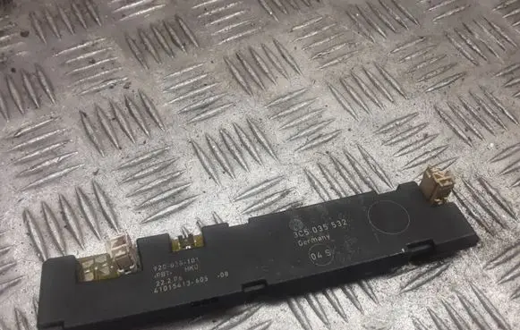 Volkswagen PASSAT B6 Aerial antenna amplifier 3C5035532