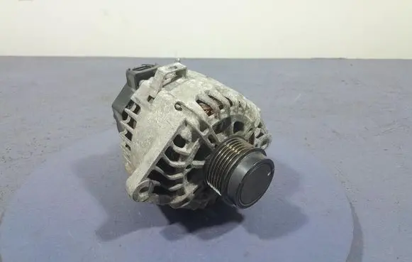 Hyundai i40 Generator/alternator 37300-2B750