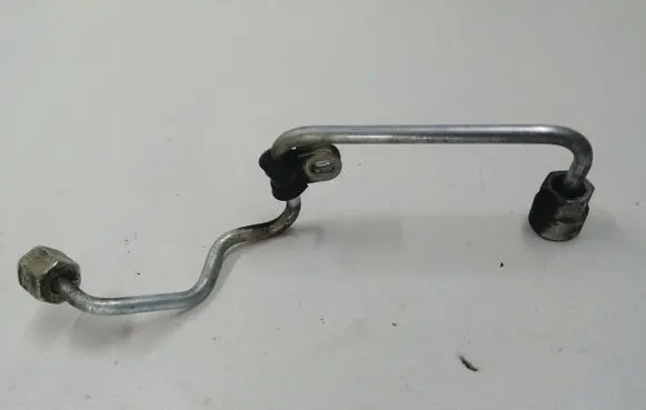 Fuel injector supply line/pipe