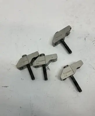 Opel Insignia A Fuel Injector clamp holder 55564625