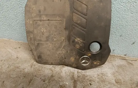 Mercedes-Benz E W213 Engine cover (trim)