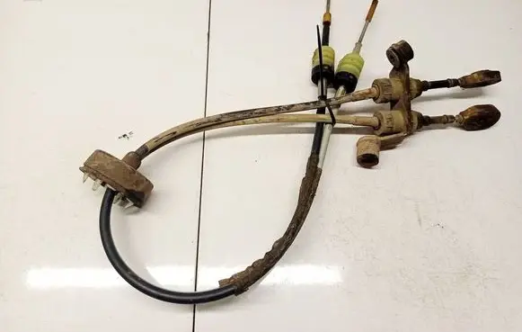 Opel Zafira A Gear shift cable linkage 