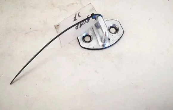 Volkswagen Touran II Rear door lock loop/hook striker 5m0837033