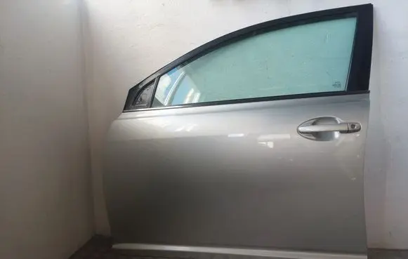 Toyota Avensis T250 Front door 6700205050