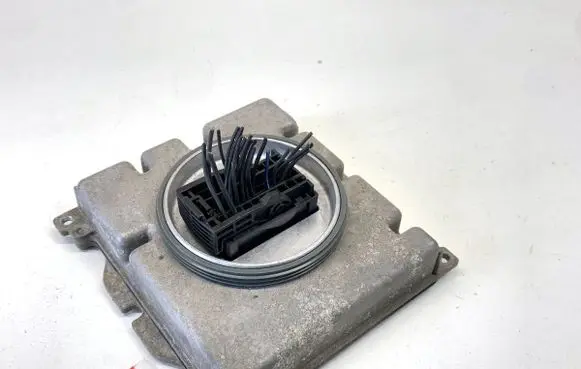 Audi A4 S4 B9 8W Voltage converter/converter module 7PP941572AB