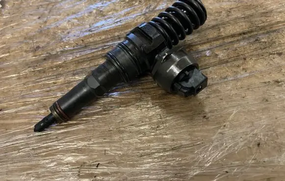 Audi A3 S3 8L Fuel injector 038130073AG