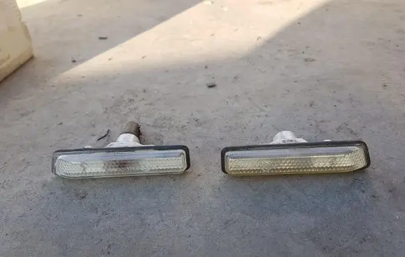 BMW X5 E53 Front fender indicator light 