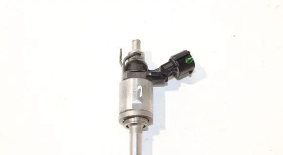 Nissan Pulsar Fuel injector H8201438013