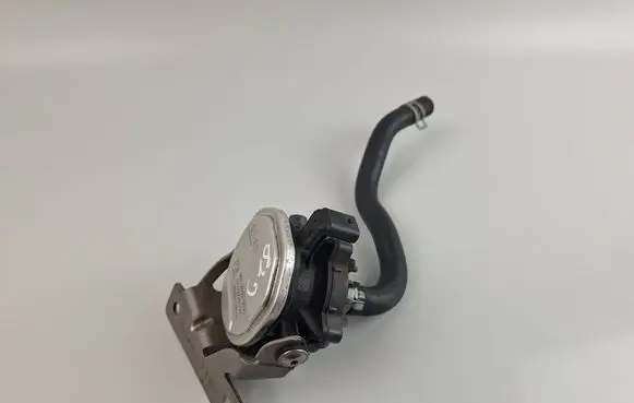 Hyundai Santa Fe Electric auxiliary coolant/water pump 289202M600