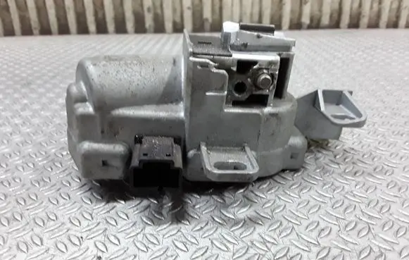 Volvo V50 Steering wheel lock P30741161