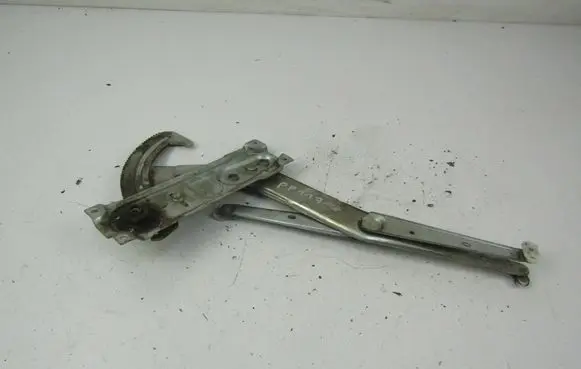 Opel Astra G Front door manual window regulator 