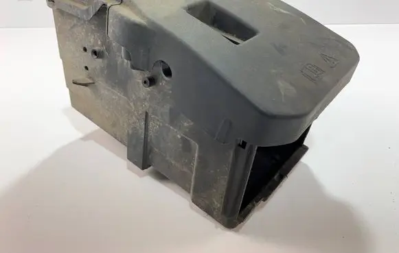 Battery box tray