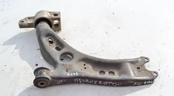 Volkswagen Tiguan Front lower control arm/wishbone 