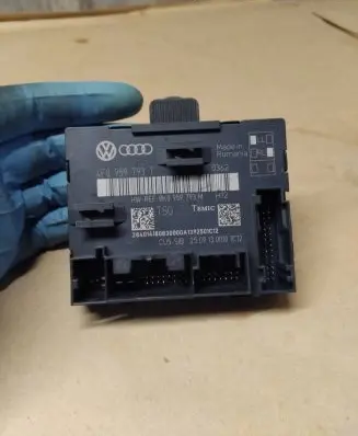 Audi Q7 4L Door control unit/module 4F0959793T 8K0959793M
