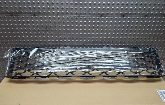 Fiat 500 Front bumper lower grill S26336947 735619520