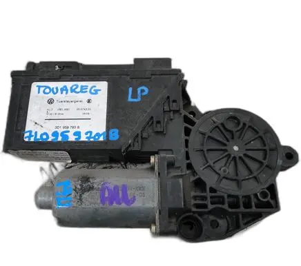 Volkswagen Touareg I Sliding door electric window regulator 