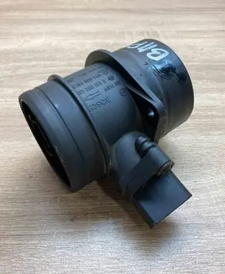 Volkswagen PASSAT B6 Mass air flow meter 074906461B 0281002461