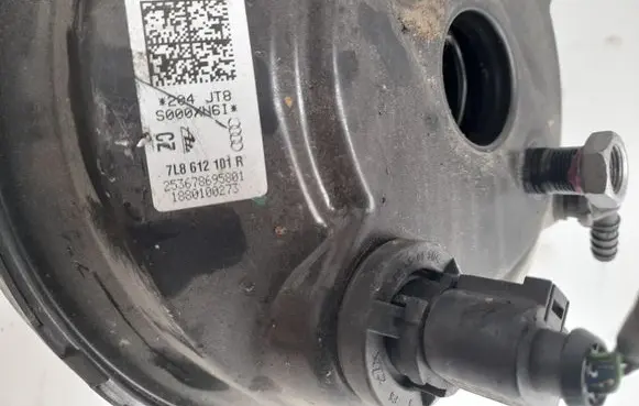 Audi Q7 4L Brake booster 7L8612101R