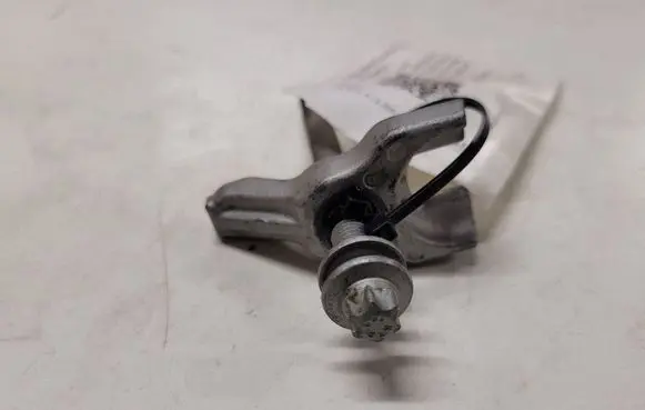 BMW X6 E71 Fuel Injector clamp holder