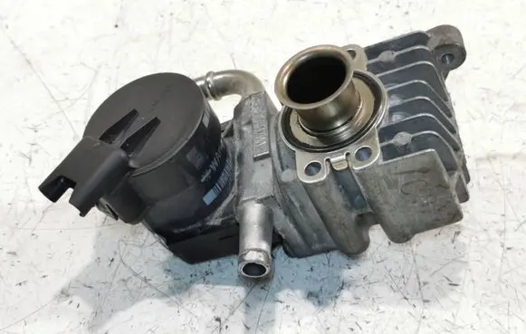 BMW 5 E60 E61 EGR valve 7548415