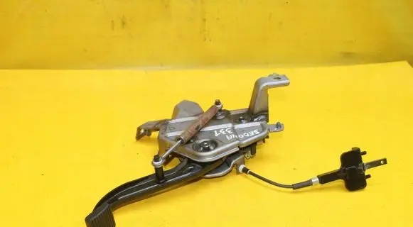 KIA Carnival Brake pedal