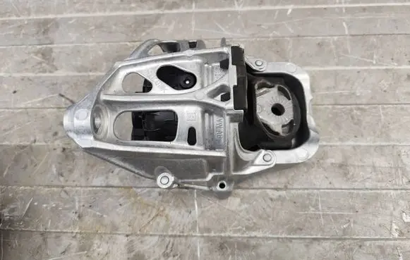Audi Q5 SQ5 FY Engine mount bracket 4M0199371FJ