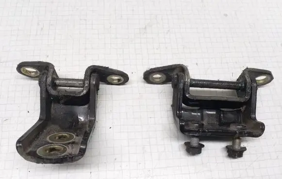 Nissan Primera Rear door hinge set 