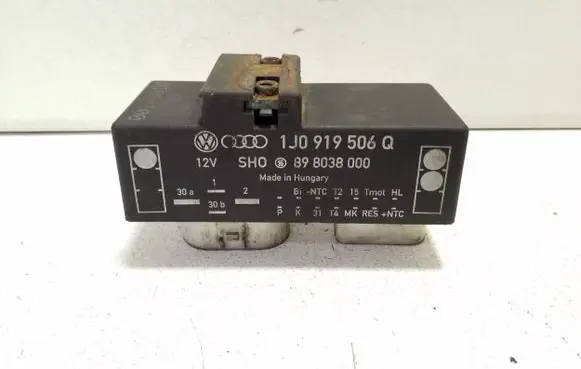 Volkswagen Golf IV Coolant fan relay 1J0919506Q