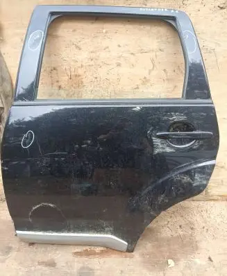 Mitsubishi Outlander Rear door