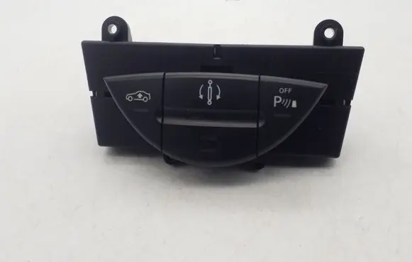 Mercedes-Benz CLS C219 Parking (PDC) sensor switch 2118217058 03751202