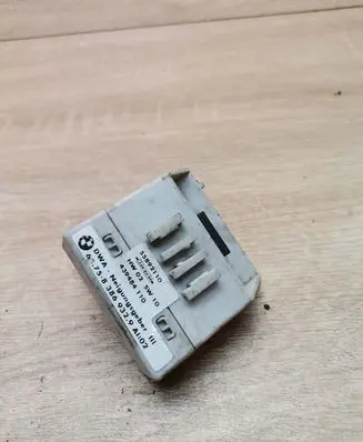 BMW 3 E46 Alarm relay 8386932