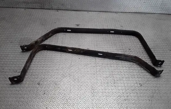 Volkswagen PASSAT B6 Fuel tank mounting bracket 