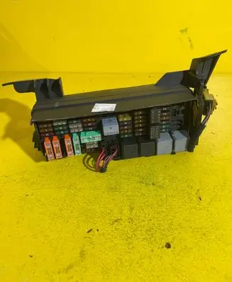 Mercedes-Benz ML W164 Fuse module A1645451740