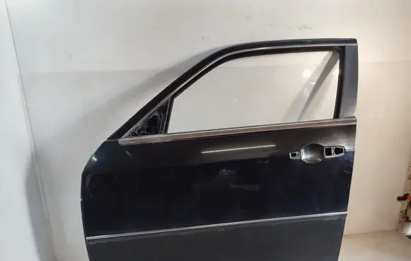 Chrysler 300 - 300C Front door 