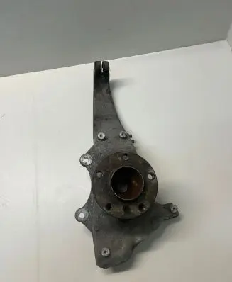 BMW 5 F10 F11 Front wheel hub AIM931C0