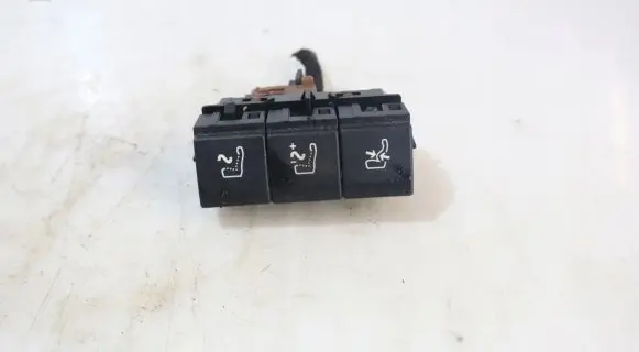 Citroen C4 II Seat heating switch
