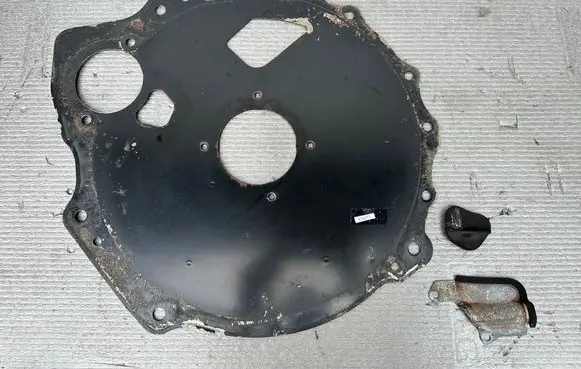 Nissan Patrol Y61 other engine part 30410VC110