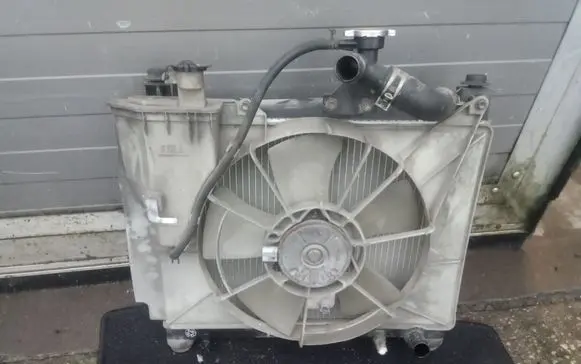 Toyota Yaris Radiator set 