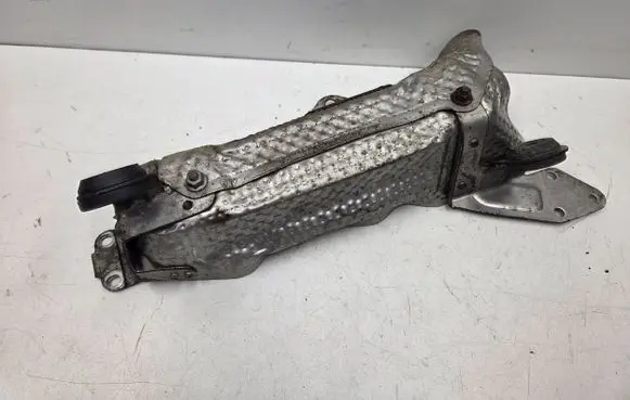 Mercedes-Benz E W212 Heat shield in engine bay A6420903141 6420903141