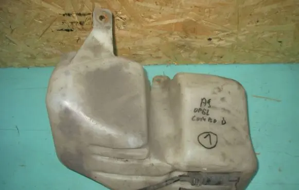 Opel Combo D Windshield washer fluid reservoir/tank
