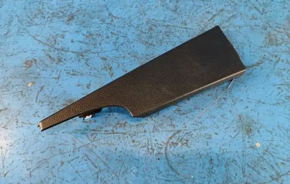 Ford Mustang VI Radio/GPS head unit trim FR3B63044B78AE