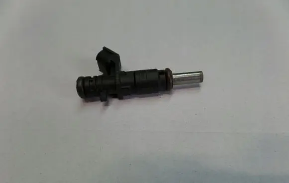 Citroen C3 Picasso Fuel injector V752817680